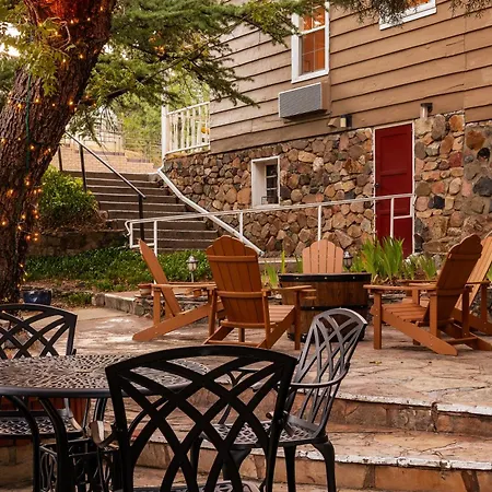 Prescott Pines Inn-2